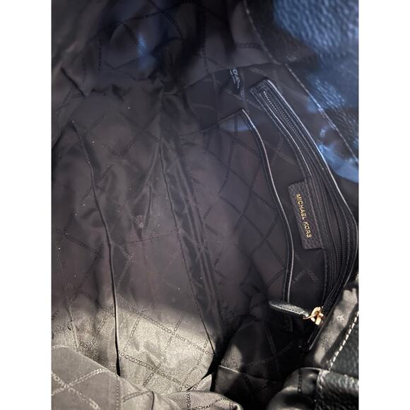 Stylish black, Michael Kors shoulder bag
Excellent condition - Picture 12 of 12